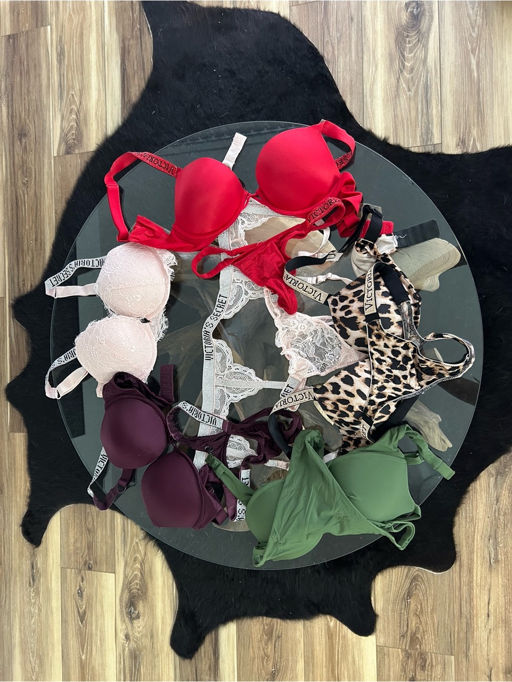 $295 Victoria’s Secret Multi-Pack Bras in Red, Blush, Burgundy, Green & Leopa